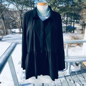 LYSSE button up size 1X black ruffle at hem